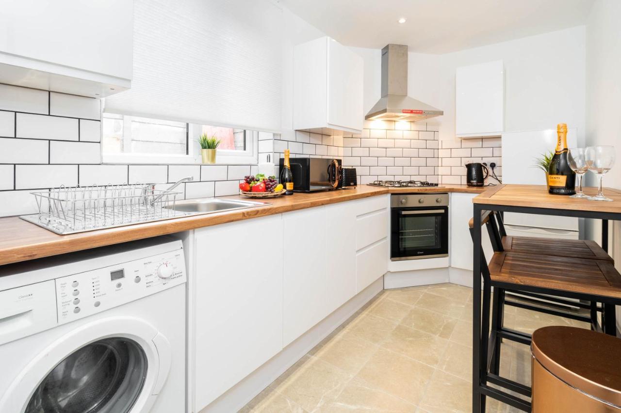 Two Bedroom Apartment - En Suites - Smart Tv'S - Wifi - Netflix - Bearwood Birmingham Exteriör bild
