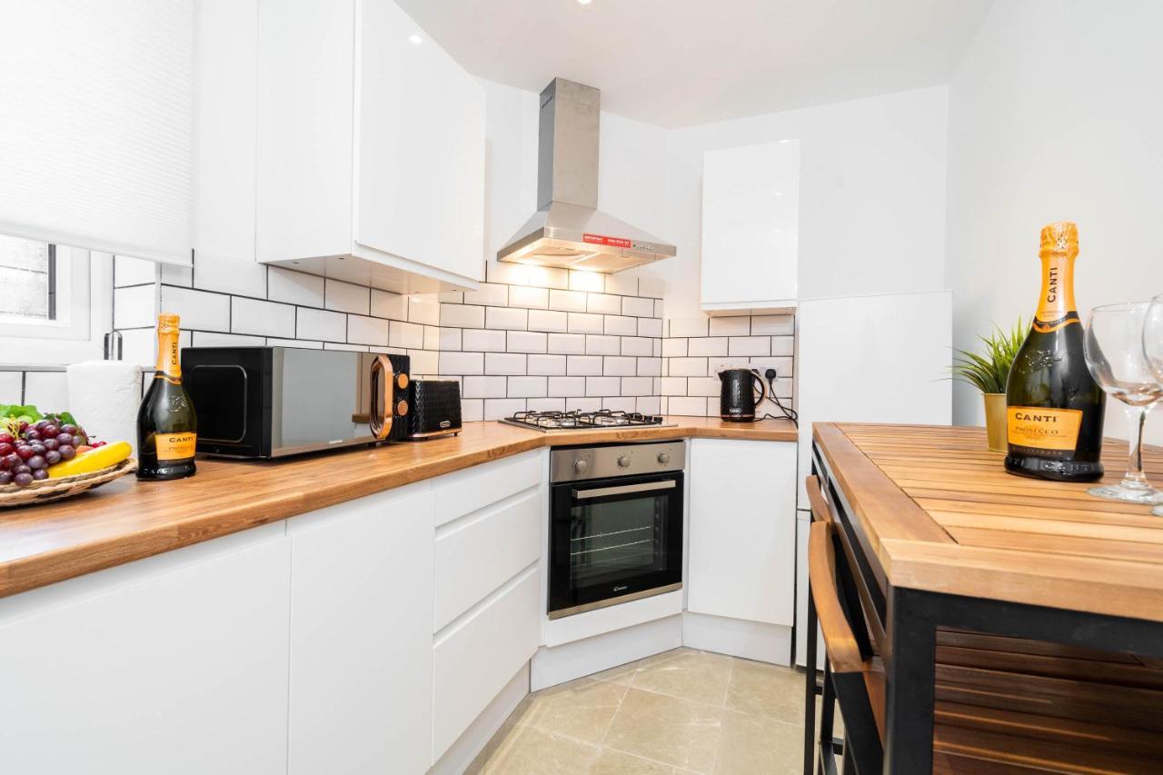 Two Bedroom Apartment - En Suites - Smart Tv'S - Wifi - Netflix - Bearwood Birmingham Exteriör bild