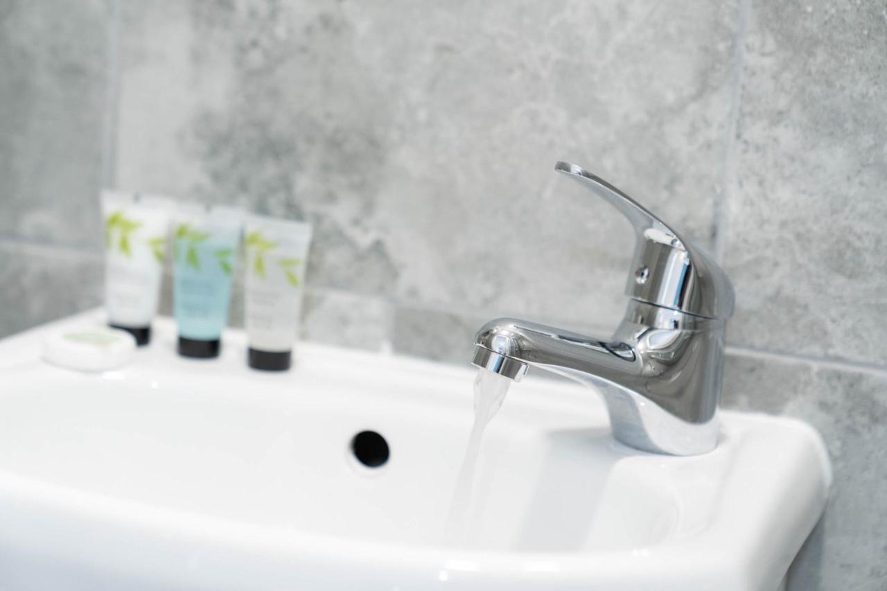 Two Bedroom Apartment - En Suites - Smart Tv'S - Wifi - Netflix - Bearwood Birmingham Exteriör bild