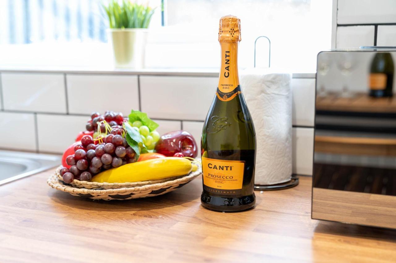Two Bedroom Apartment - En Suites - Smart Tv'S - Wifi - Netflix - Bearwood Birmingham Exteriör bild